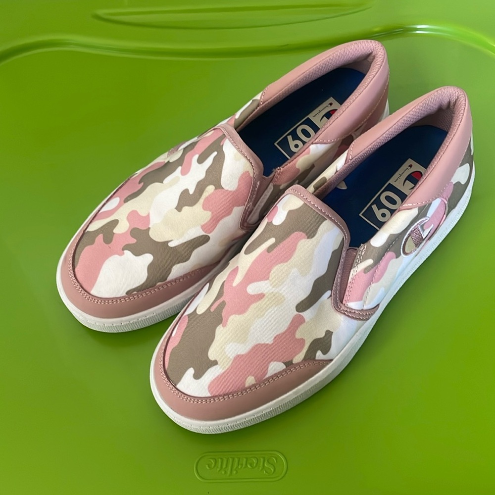 Champion Women’s Size 9 pink Mere Camo Slip On Sneakers street sneakers